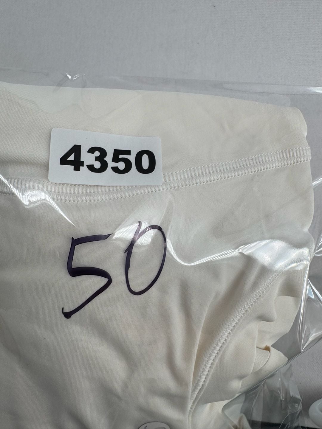 Lululemon Long Sleeve Shirt White Thumbholes 8