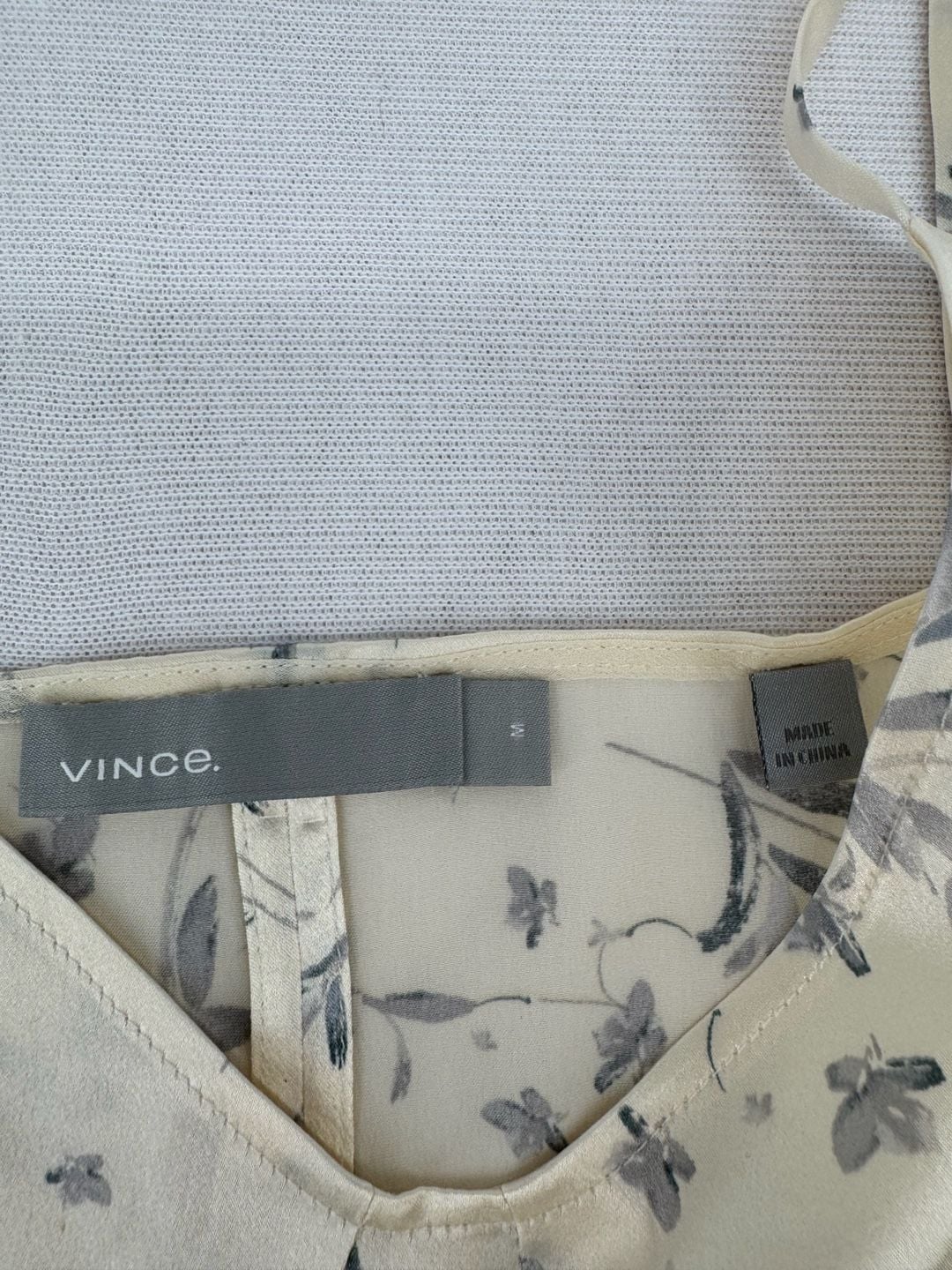 Vince Floral Silk Camisole Size M Beige Grey Tank Top Blouse 4