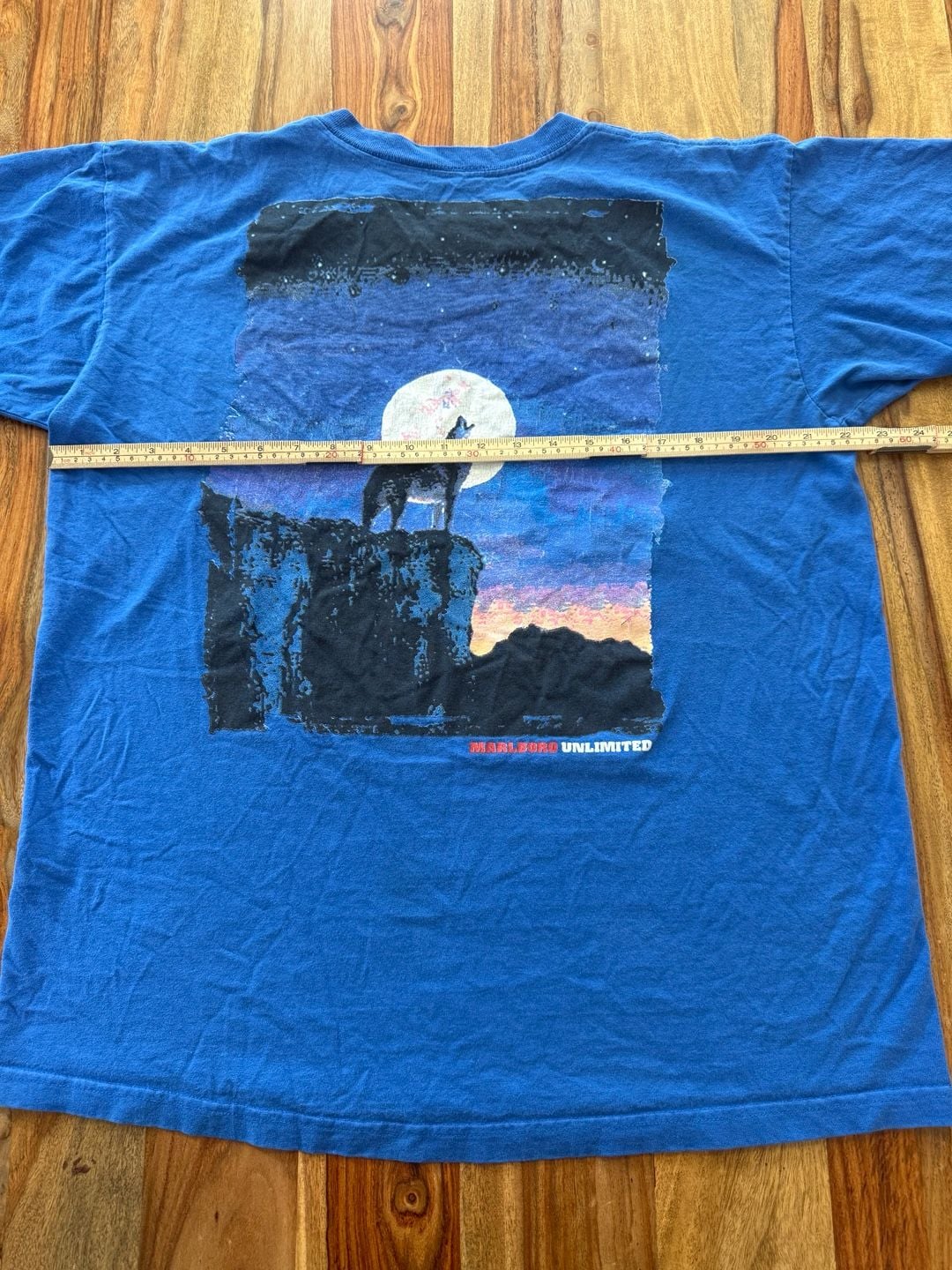 Vintage Marlboro Unlimited Howling Wolf Pocket T-Shirt Blue XL 10