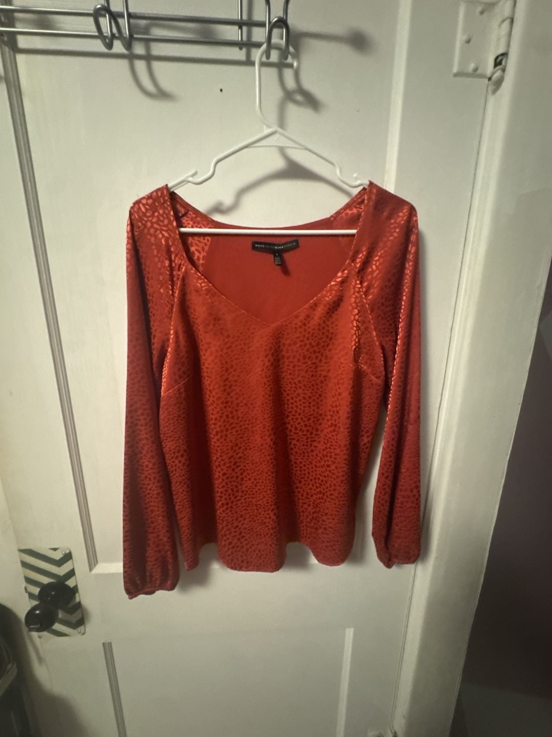 White House Black Market Blouse Size S Red Animal Print Satin V-Neck 2