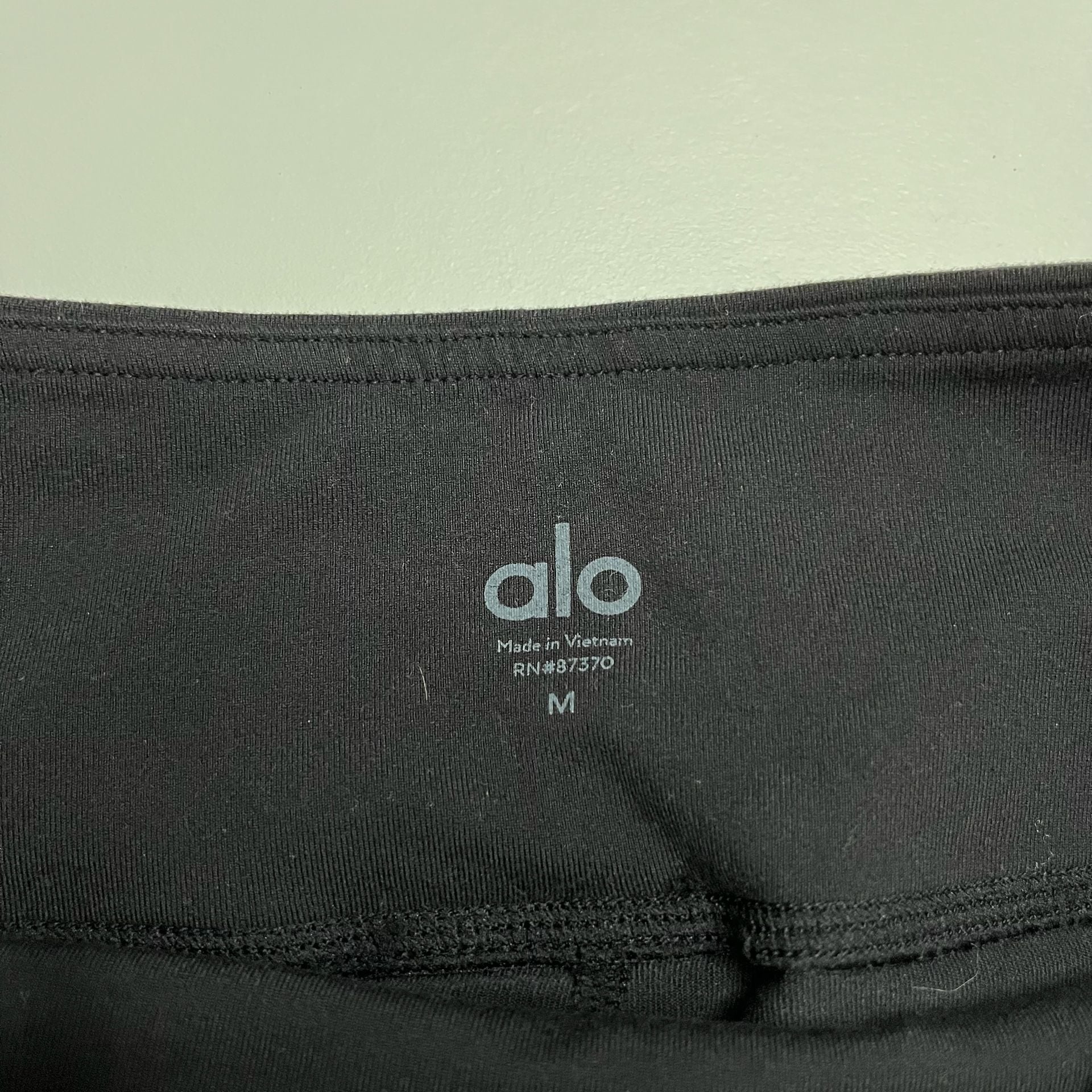 Alo Yoga Moto Leggings Size M Black 3