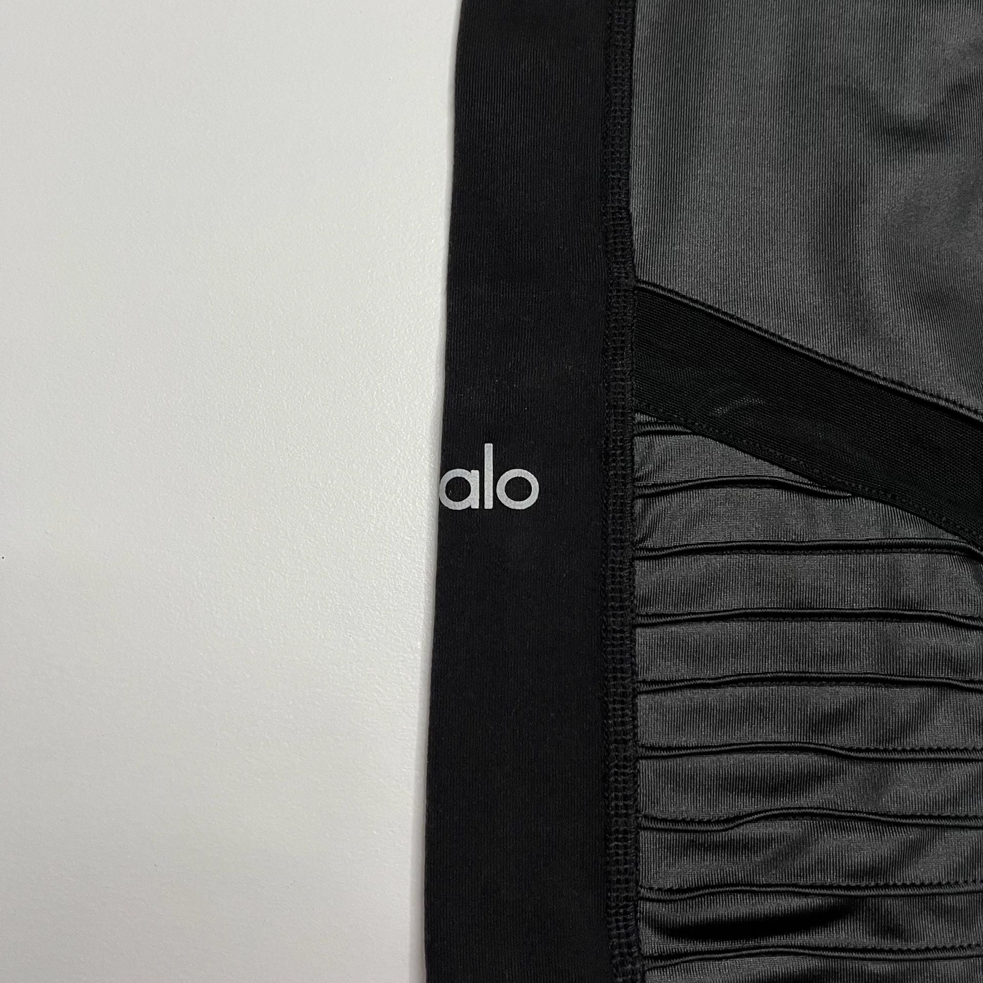 Alo Yoga Moto Leggings Size M Black 8