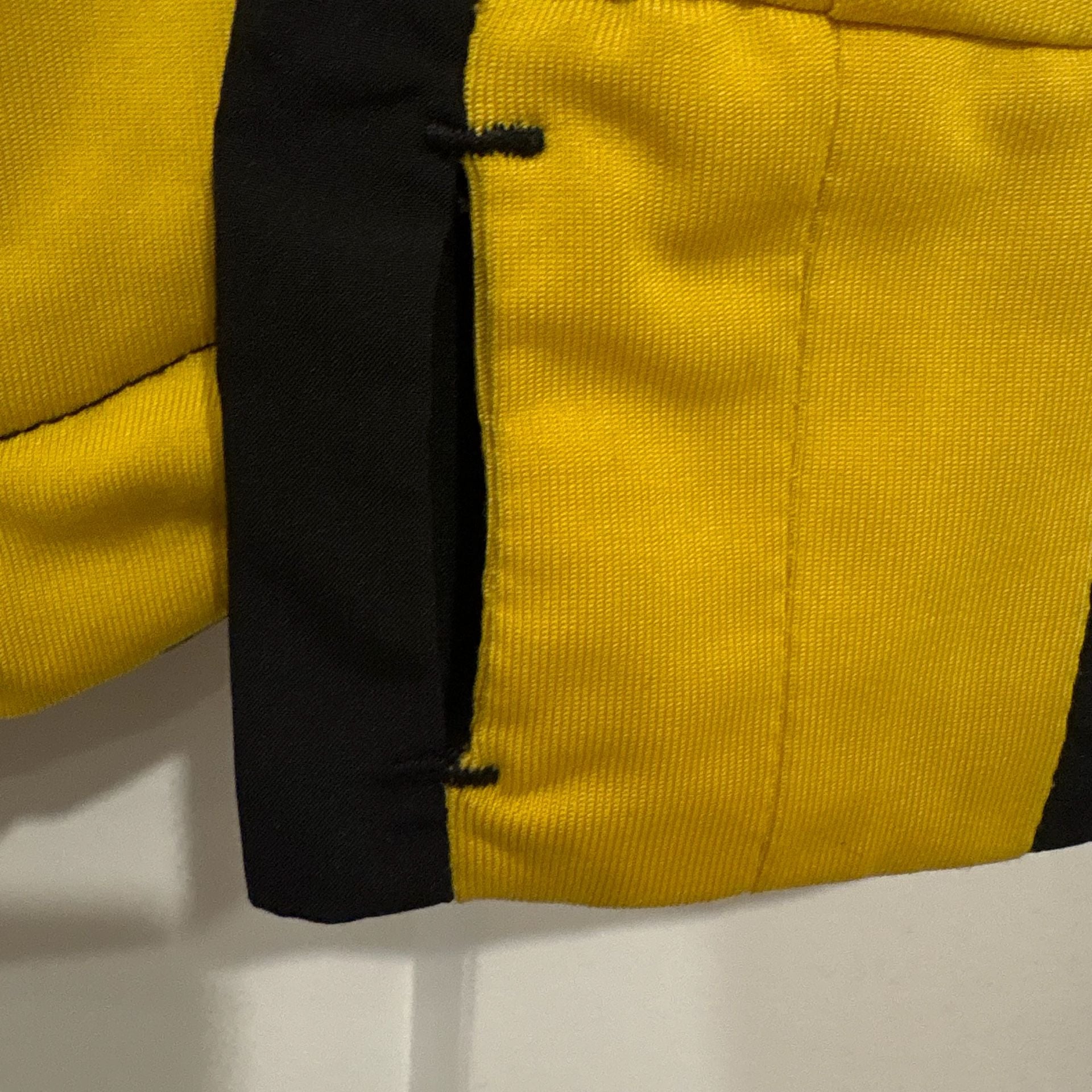 Colosseum Iowa Hawkeyes Jacket Men M Black Gold Hooded Full Zip NCAA Windbreaker 12