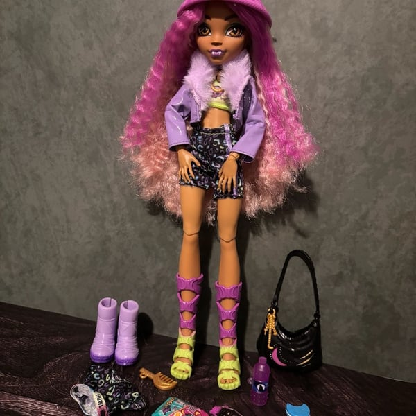 Monster High Clawdeen Wolf G3 Skulltimate Secrets Doll Clothes & Accessories