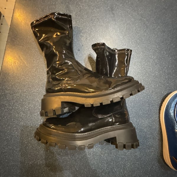 Schutz Kendy Lug Boots Size 7.5 Black Patent Leather Lug Sole