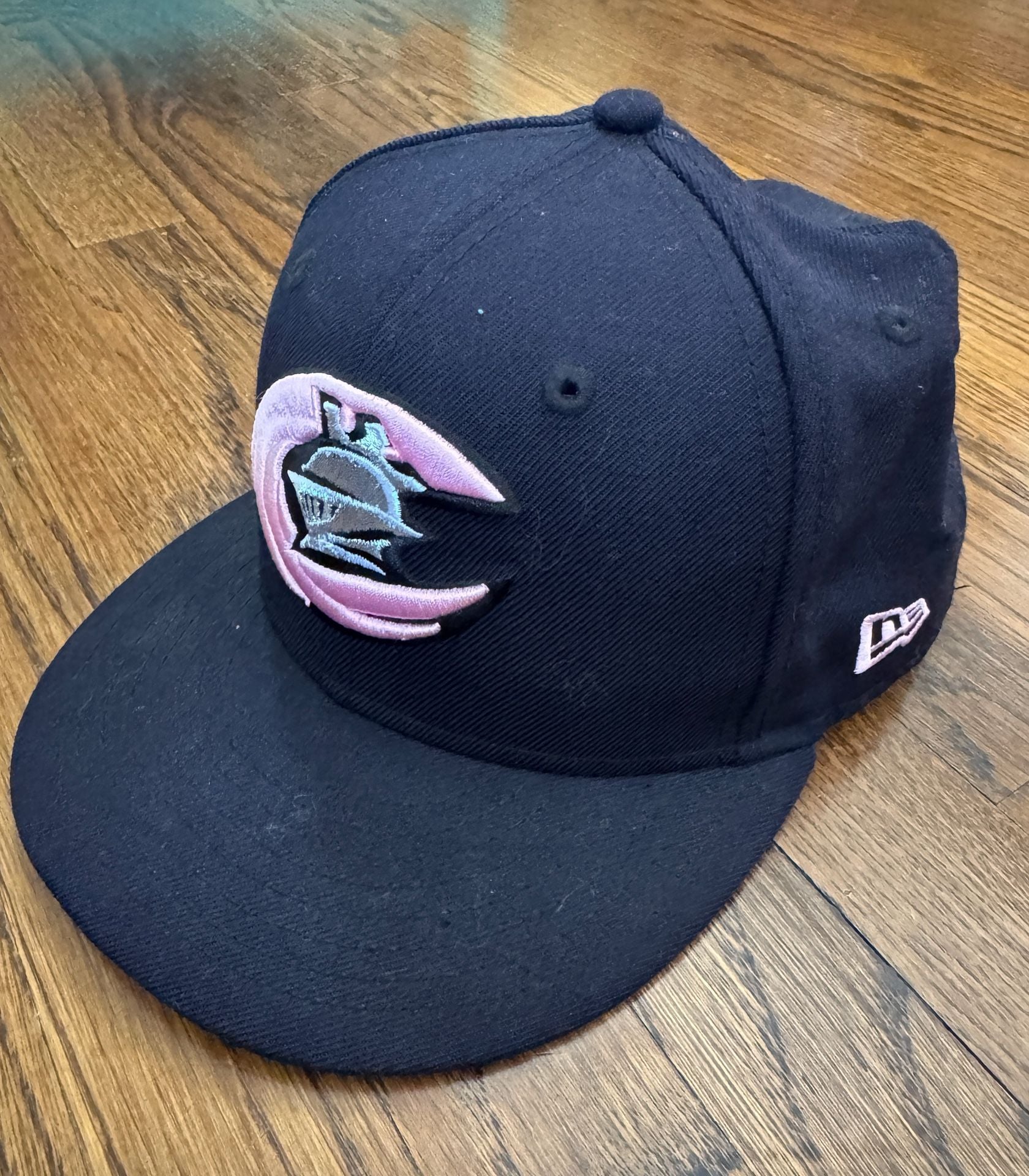 New Era Charlotte Knights 59FIFTY Size 7 1/4 Fitted Hat Pink Cap 2