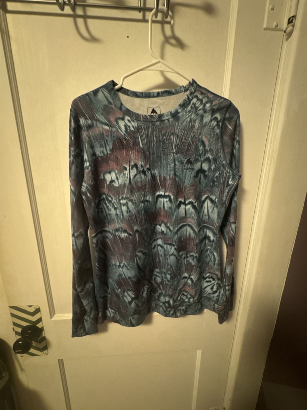Burton WB MDWT Crew Size L Colombo Feather Print Base Layer Top 2