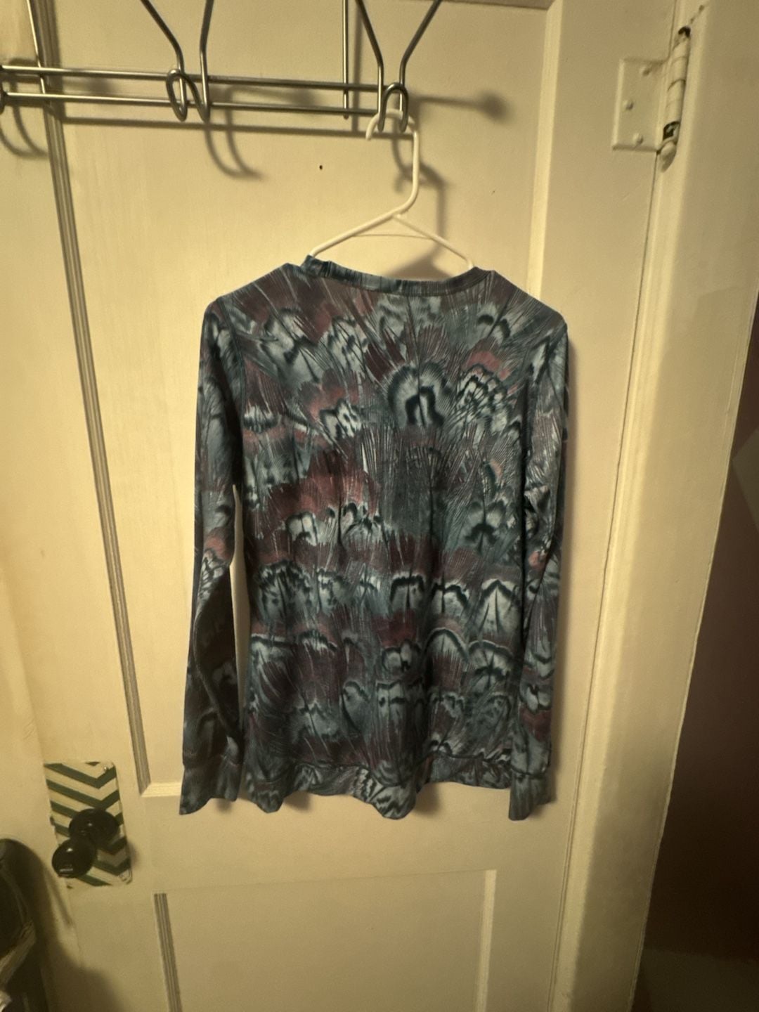 Burton WB MDWT Crew Size L Colombo Feather Print Base Layer Top 4