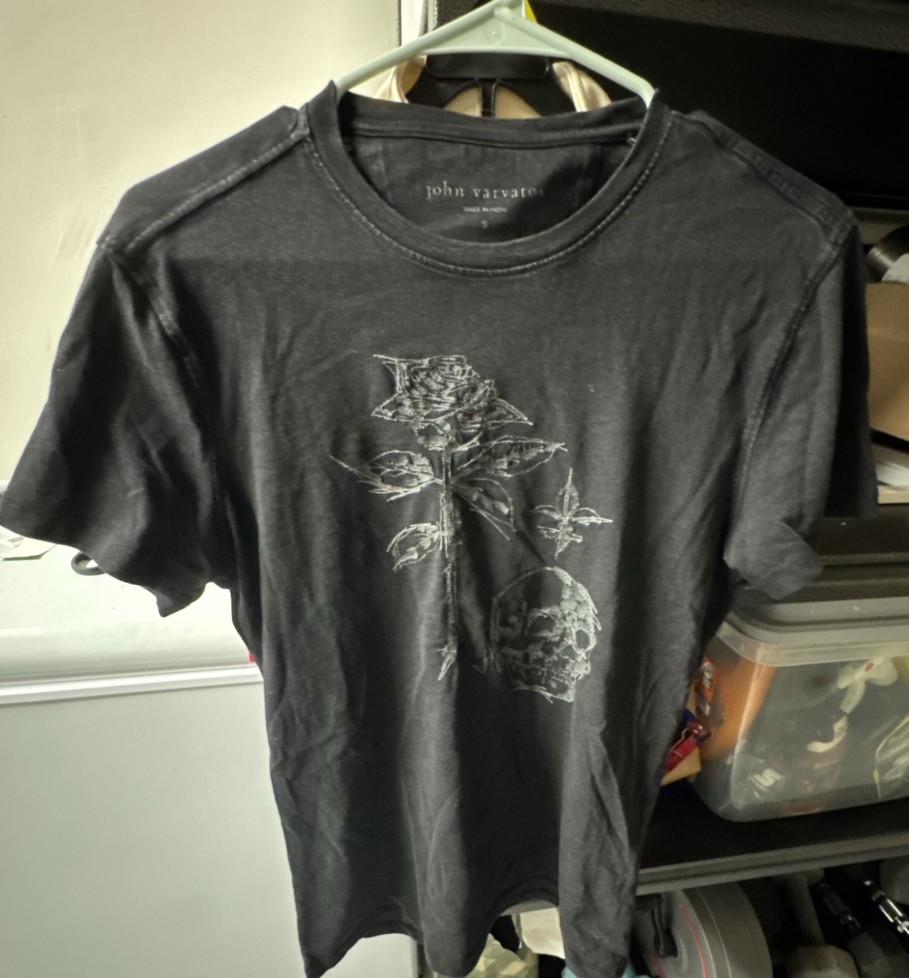 John Varvatos Rose and Skull T-Shirt Size S Black Graphic Tee 2