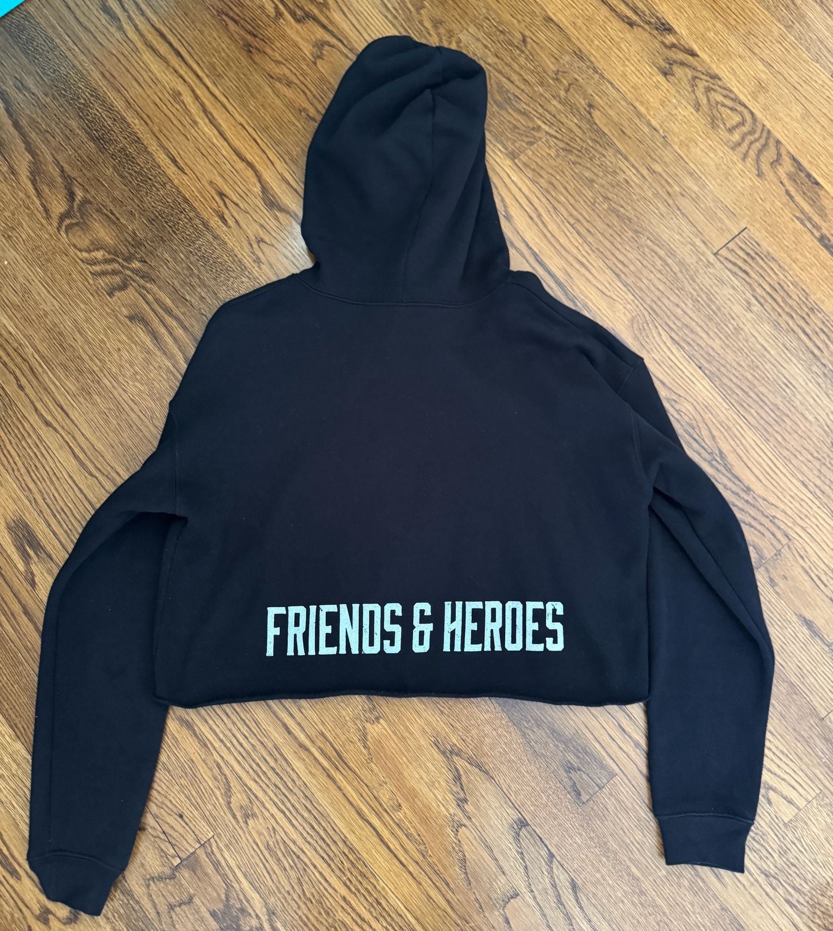 Bella + Canvas Blake Shelton Friends & Heroes Crop Hoodie Size M 3
