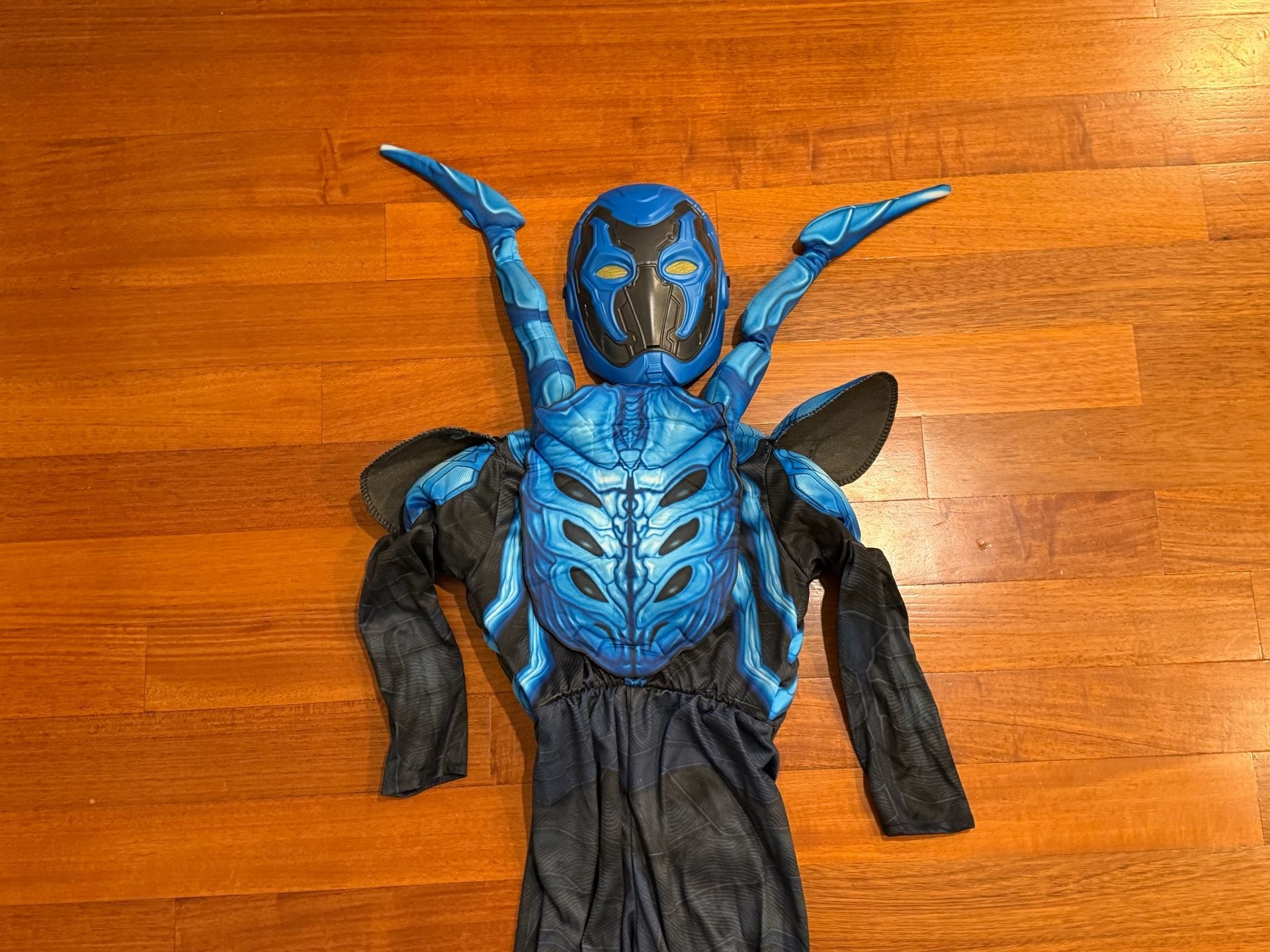 Blue Beetle Boy's Costume Size Small Muscle Jumpsuit Mask 9