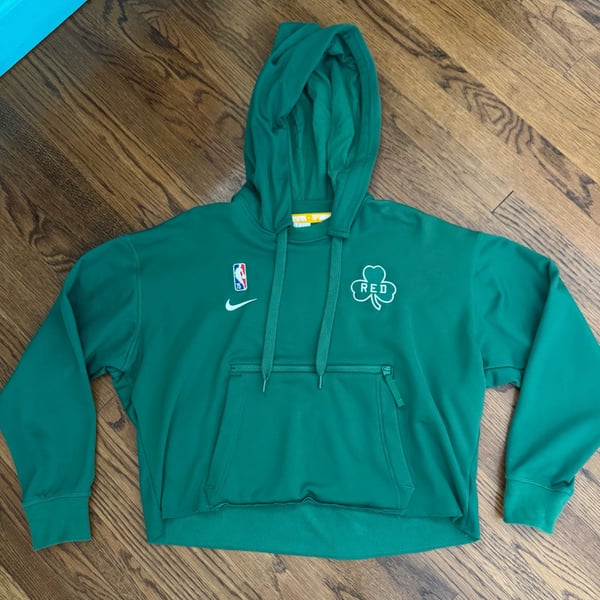 Women’s Nike Boston Celtics Red Auerbach Dri-Fit Hoodie Size L