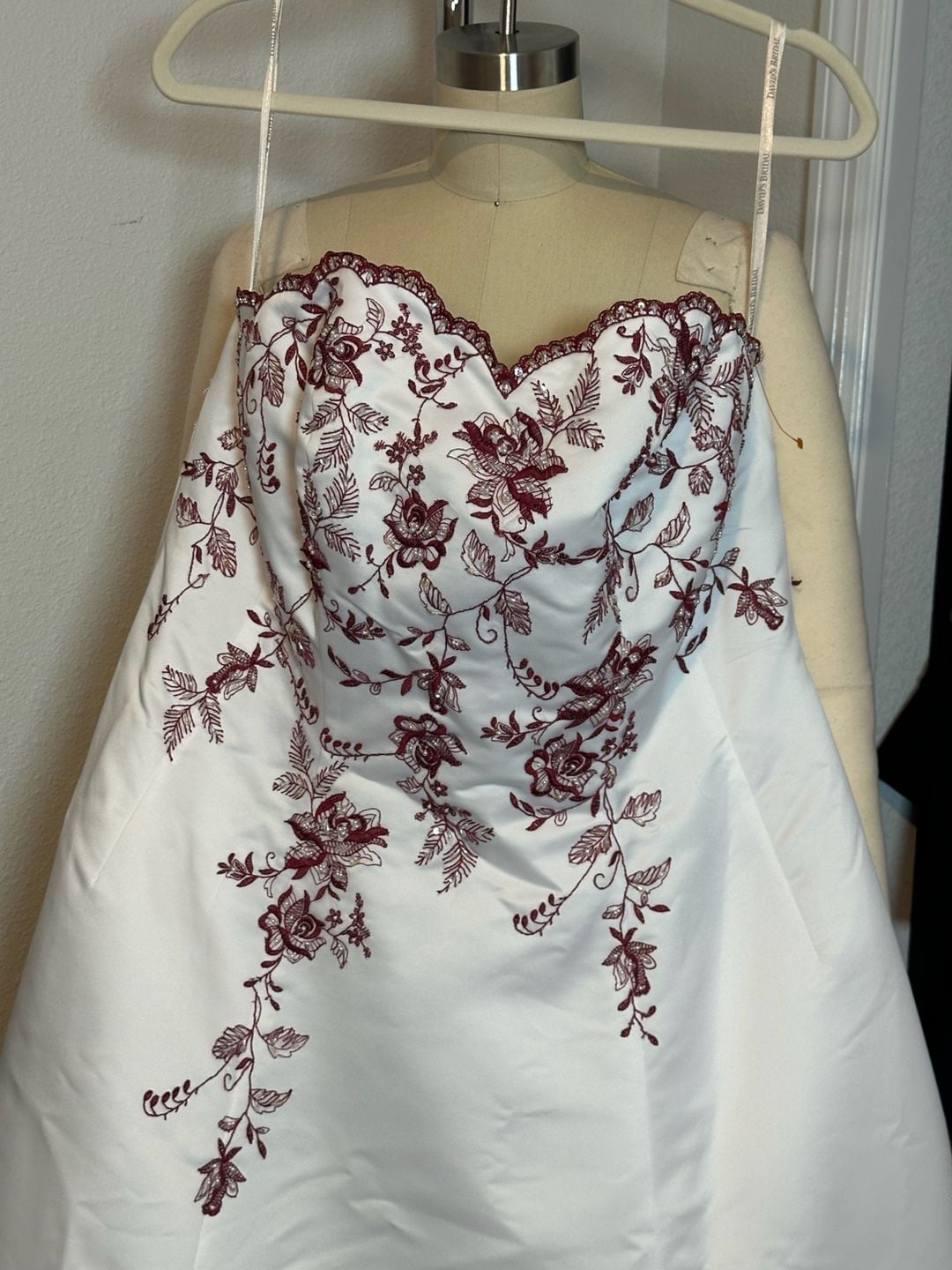 David’s Bridal White Embroidered Strapless Formal Ball Gown Wedding dress 4