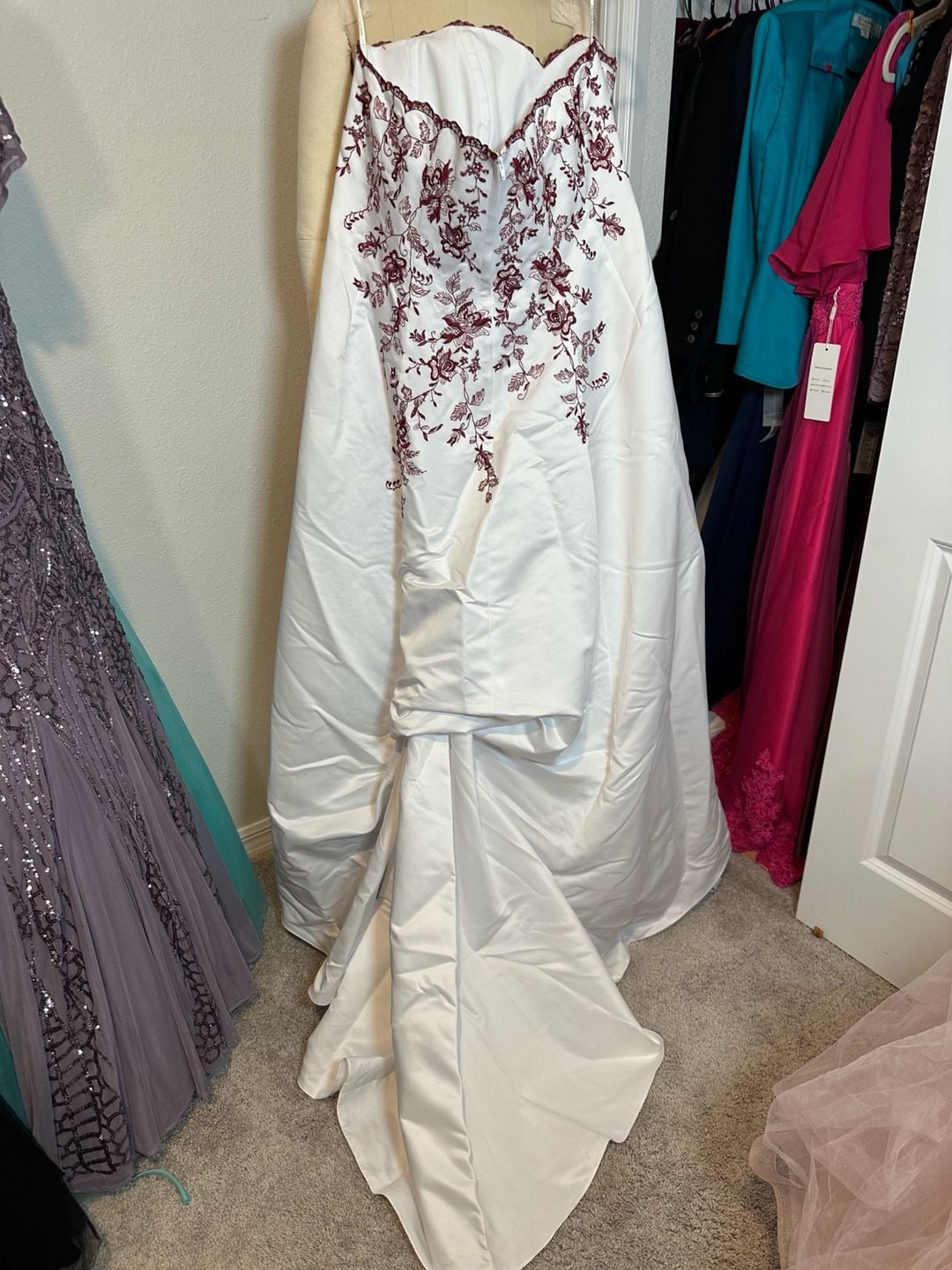 David’s Bridal White Embroidered Strapless Formal Ball Gown Wedding dress 5