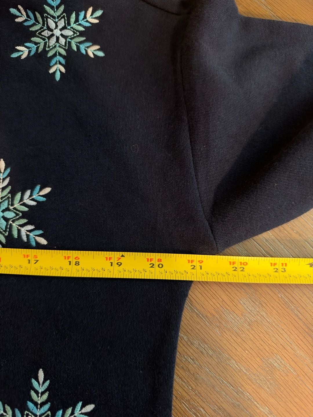 Talbots Embroidered Snowflake Mockneck Sweatshirt Size S Navy 7