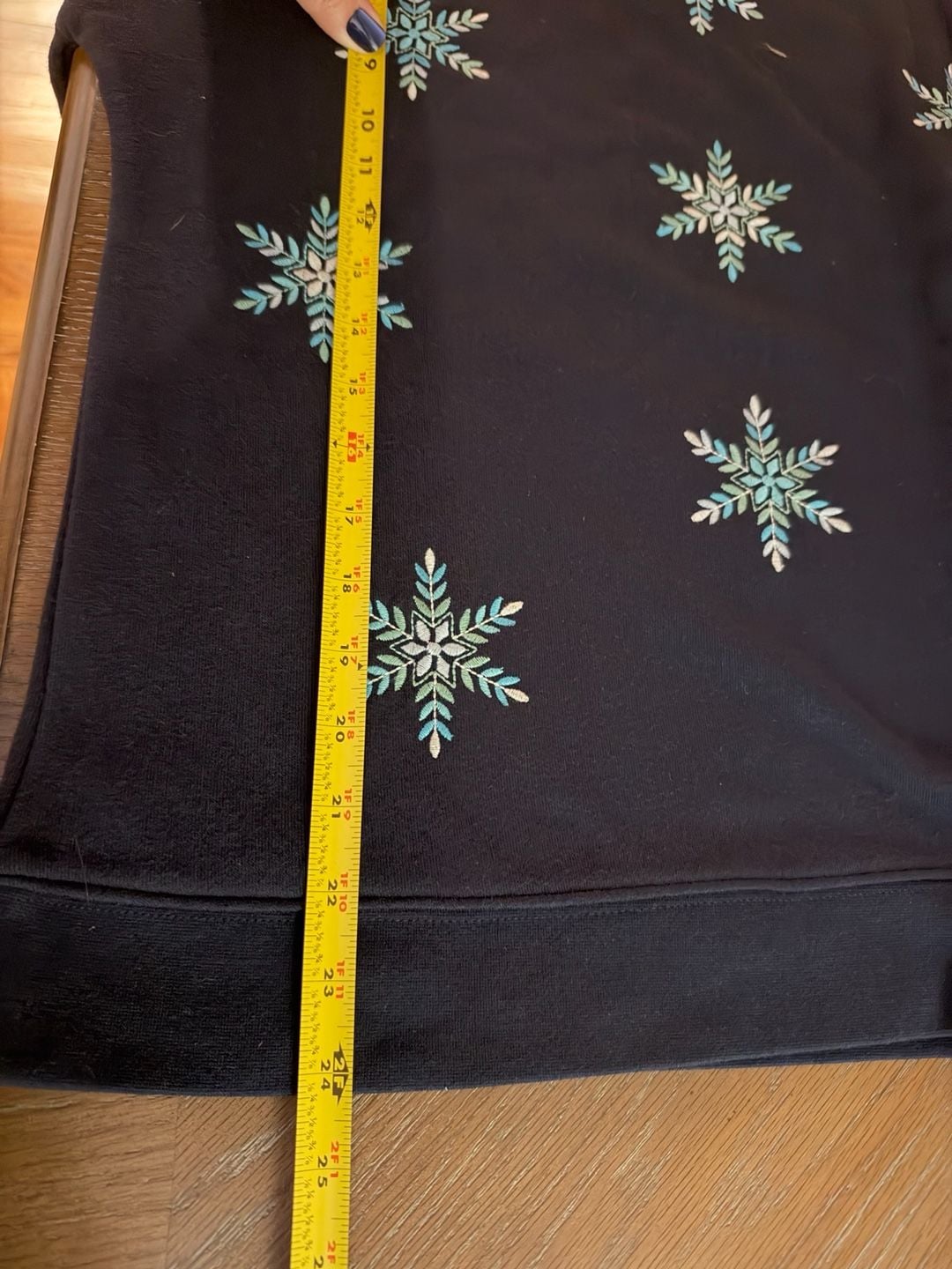 Talbots Embroidered Snowflake Mockneck Sweatshirt Size S Navy 8