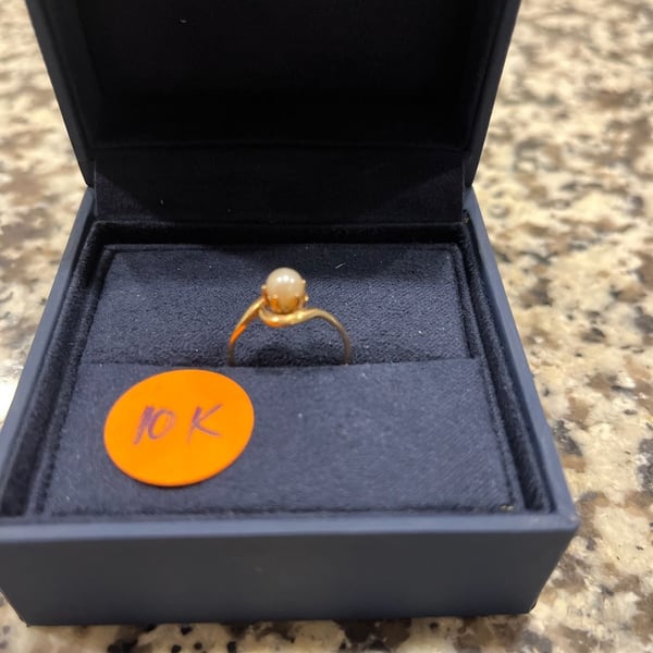  Vintage 10K Yellow Gold Pearl Ring