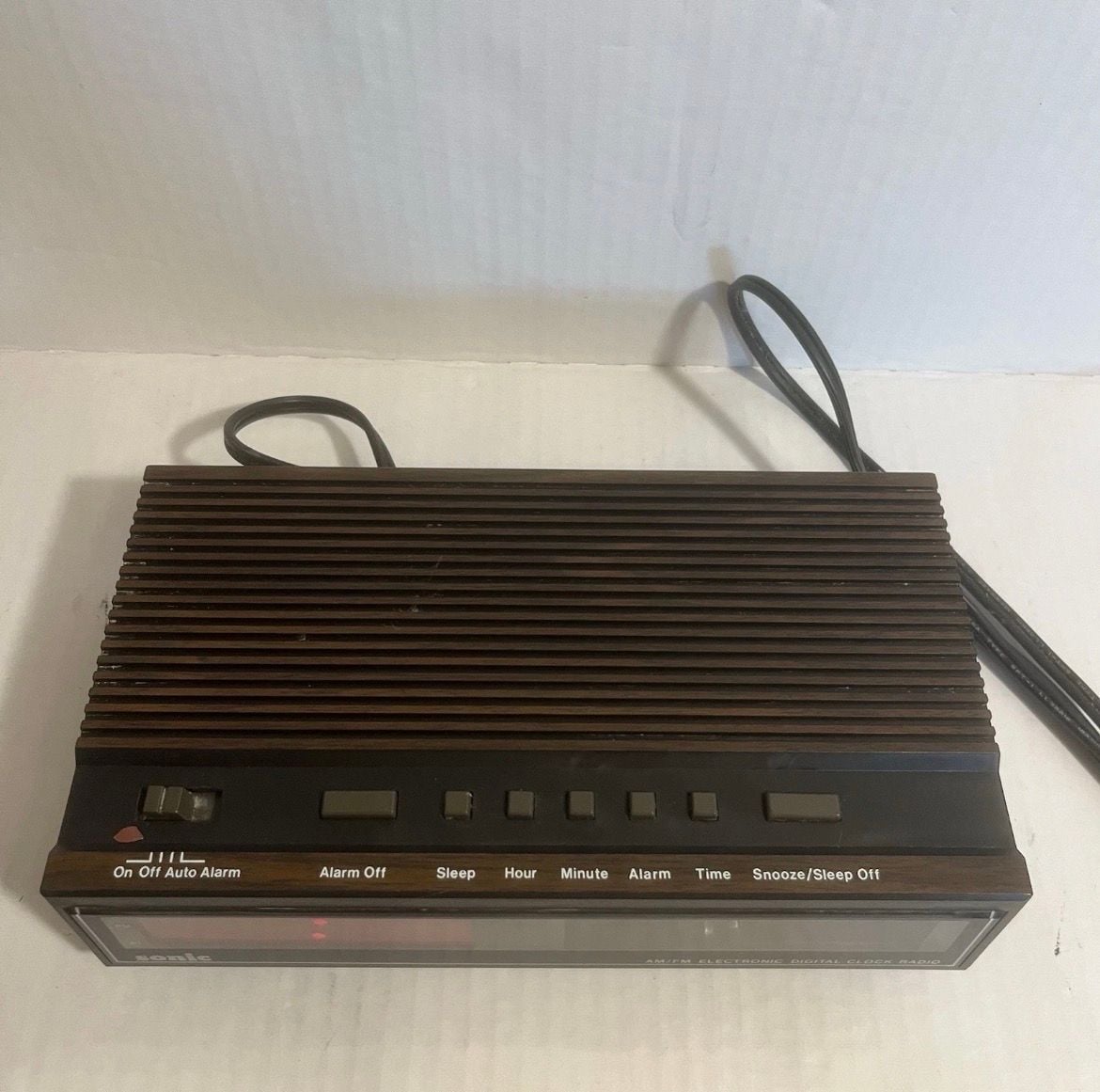Sonic CR100B AM/FM Electronic Digital Clock Radio Vintage 2
