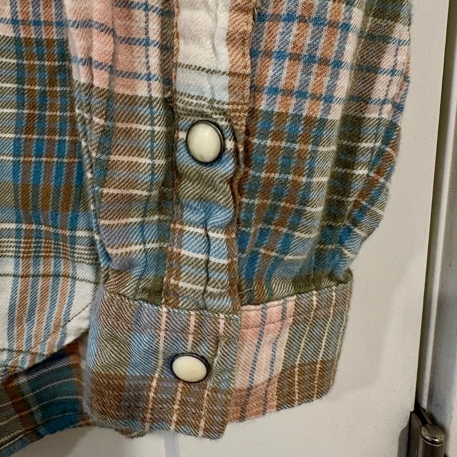 American Eagle Womens Small Plaid Pearl Snap Western Flannel Shirt Pink Blue 4