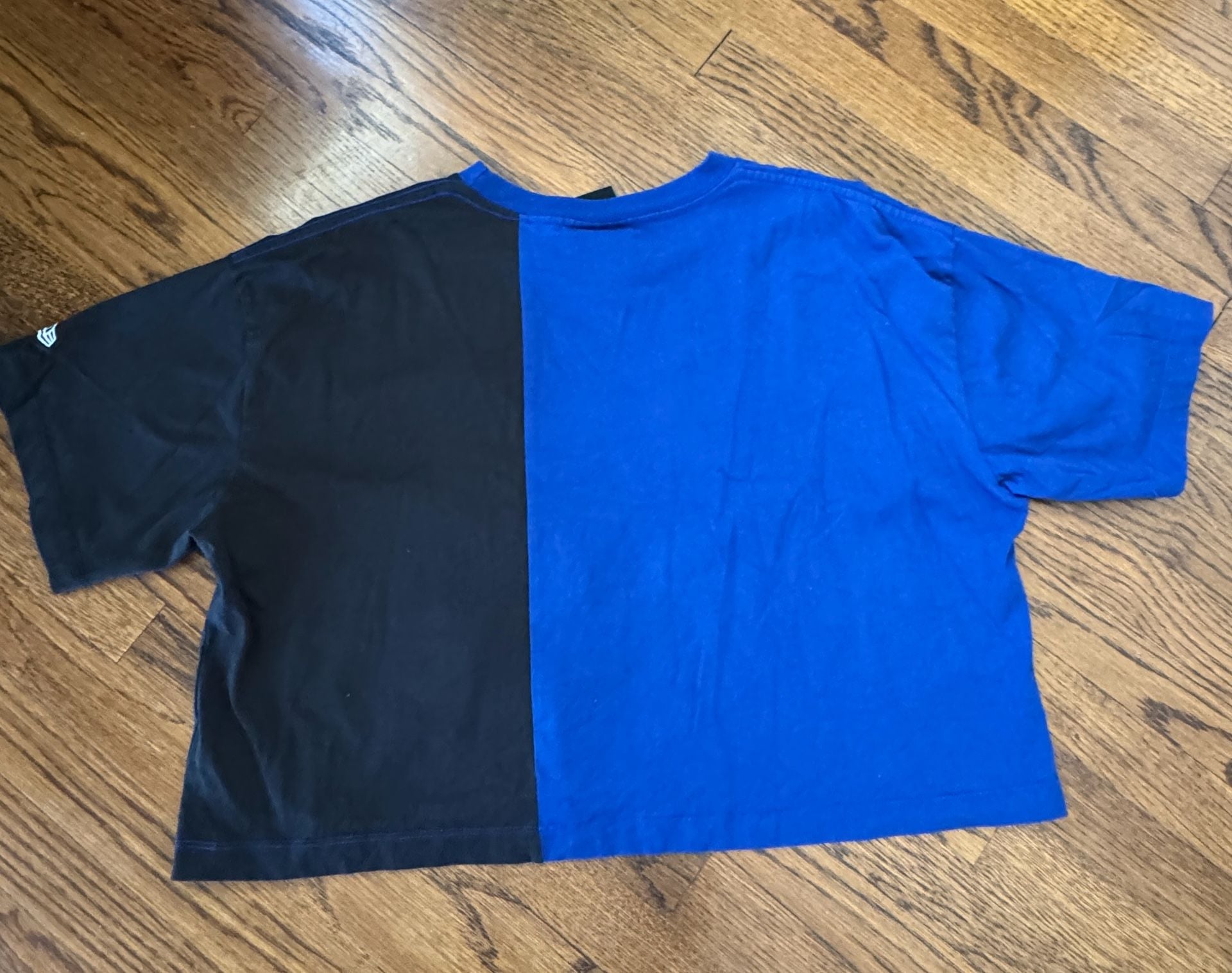 New Era Toronto Blue Jays Size L Upcycled Colorblocked Cropped T-Shirt 3