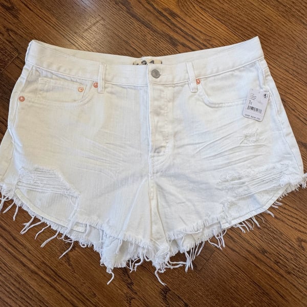 Free People Loving Good Vibrations Cut-Off Denim Shorts Size 31 White