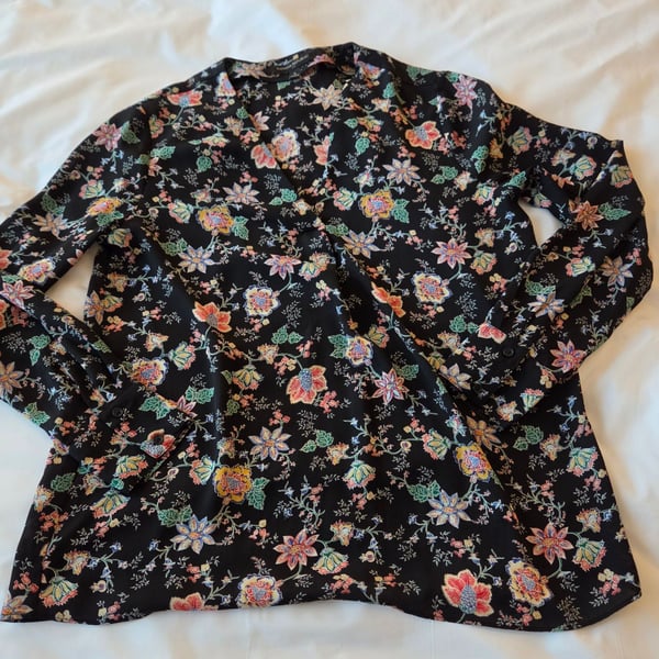 Banana Republic Floral Blouse Size S Black Long Sleeve
