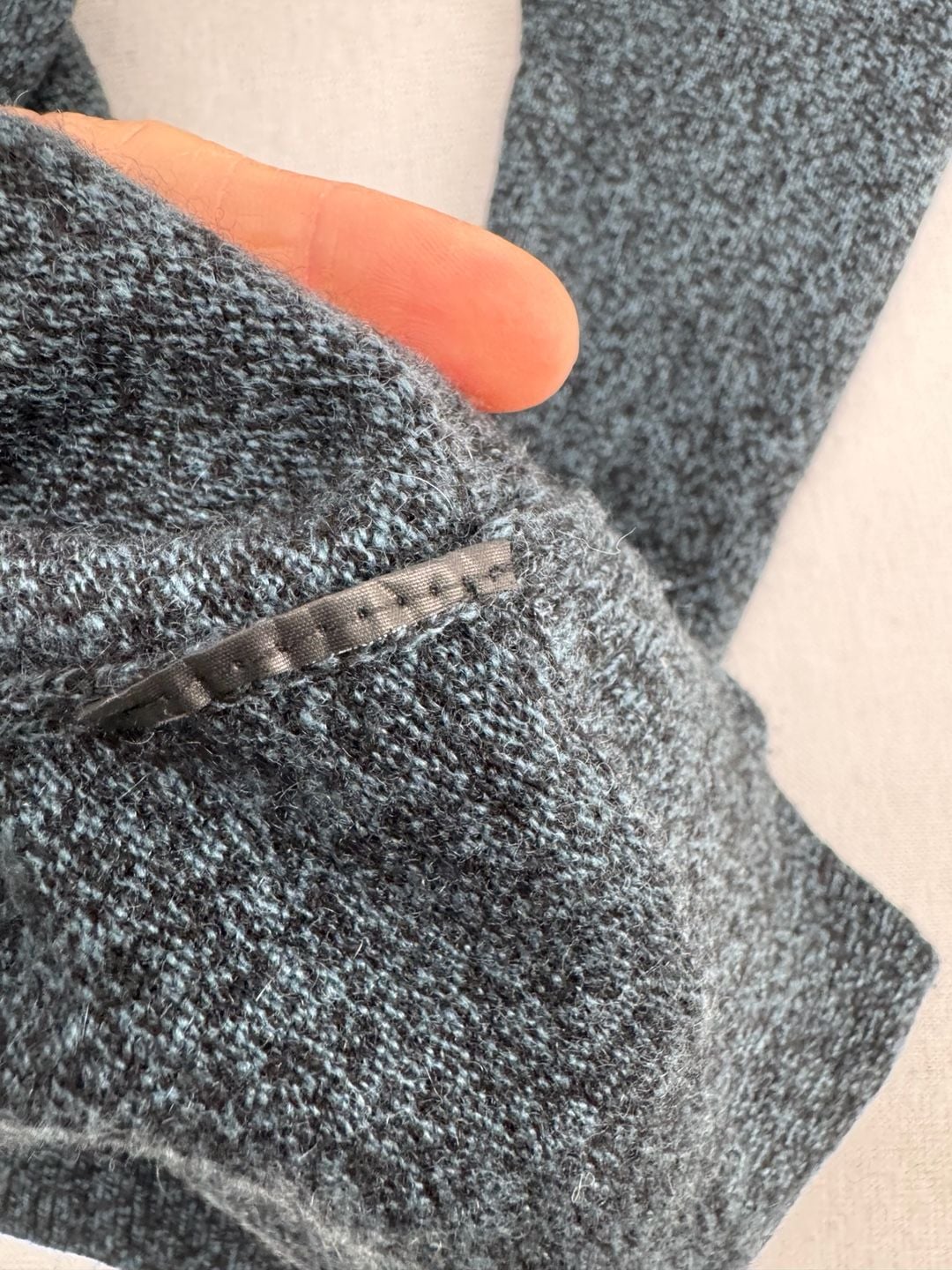 Theory Crewneck Sweater Size M Charcoal Gray Marled Knit Pullover 8