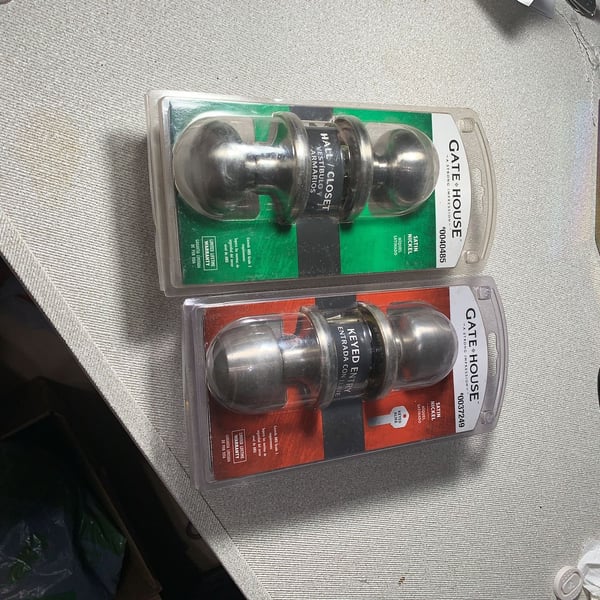 Gate House Satin Nickel Hall Closet And Keyed Entry Door Knobs 2 Pack