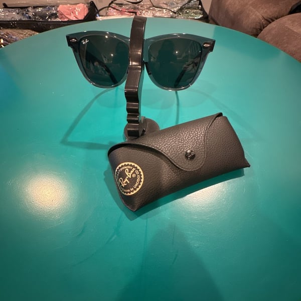 Unisex Ray-Ban New Wayfarer Sunglasses with Case