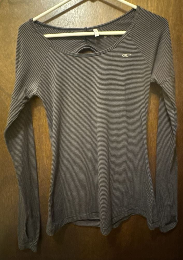 O'Neill 365 Women's Striped Long Sleeve Activewear Top with Open Back 2