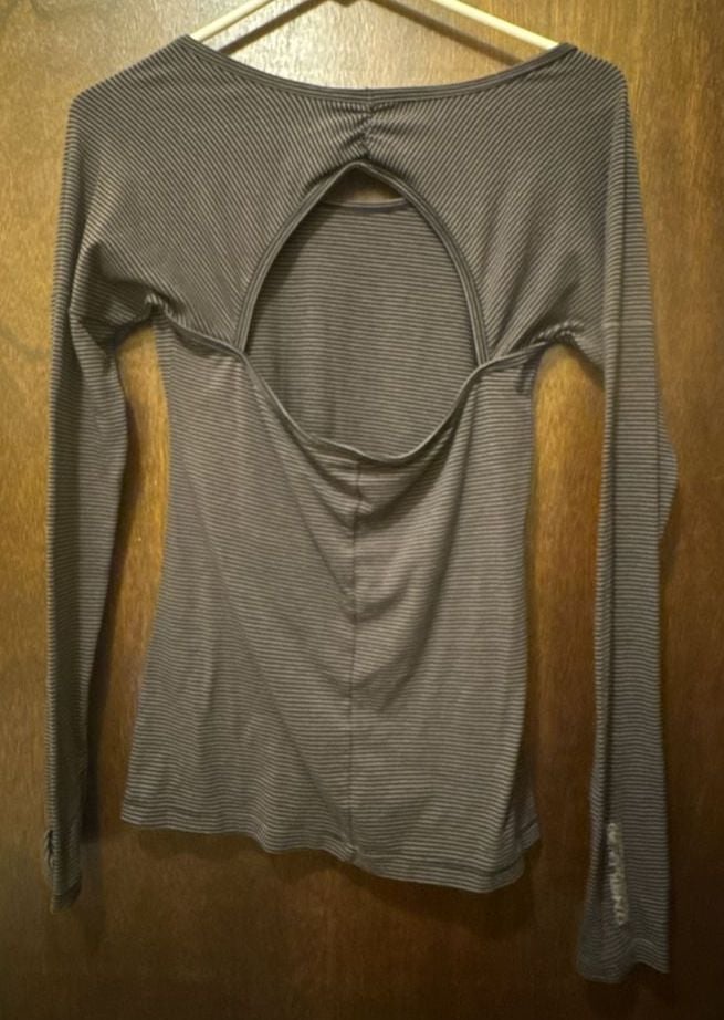 O'Neill 365 Women's Striped Long Sleeve Activewear Top with Open Back 5