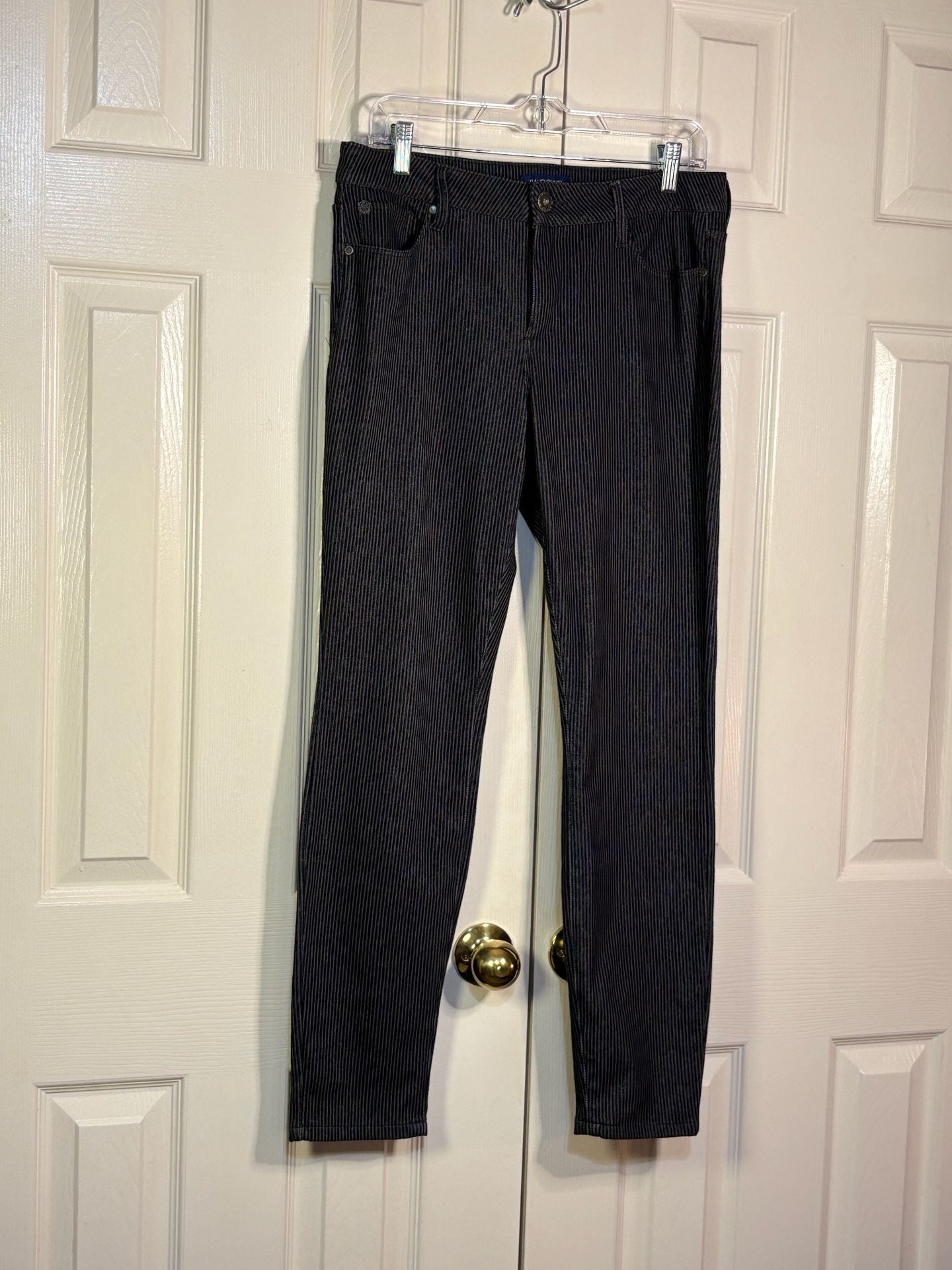 Bandolino Selene Pants Size 10P Black Pinstripe Stretch 4