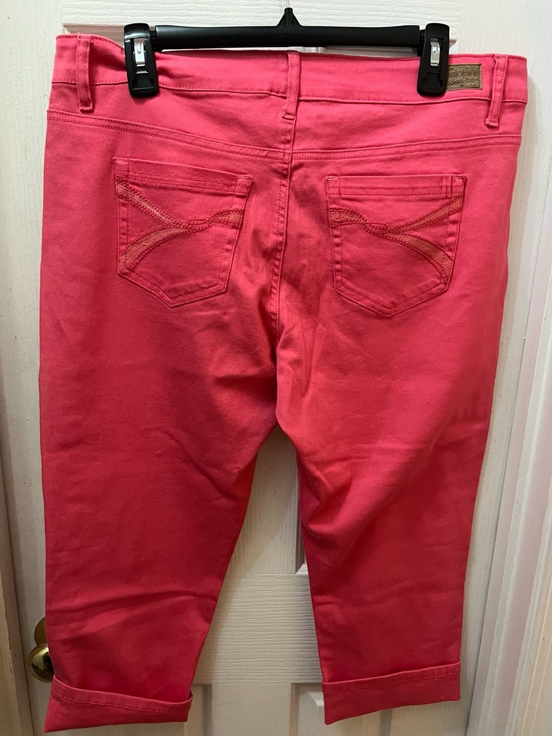 Bandolino Capri Pants Size 14 Coral Pink Cuffed Jeans 4