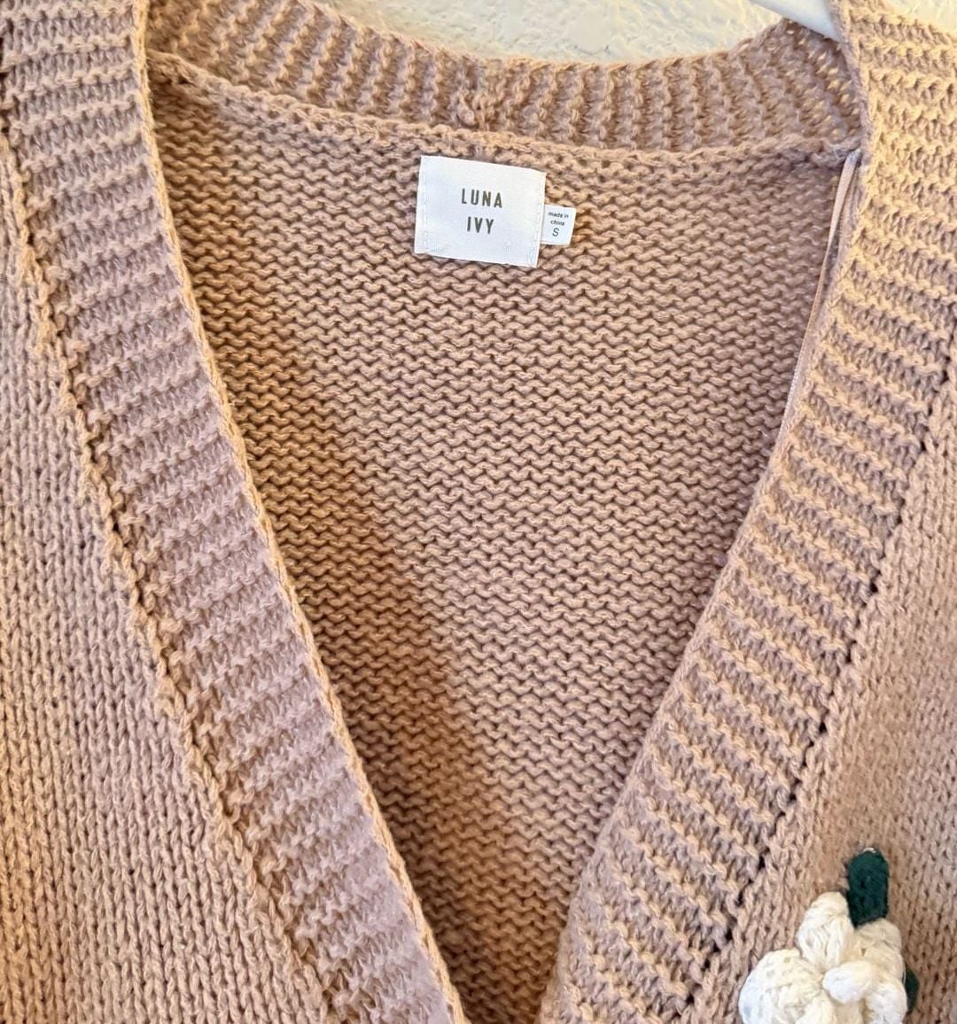 Luna Ivy Cardigan Size S Pink 3D Floral Applique Chunky Knit 3