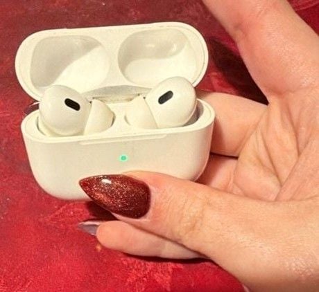 Apple AirPods Pro 2nd Generation Wireless Earbuds Charging Case White 1