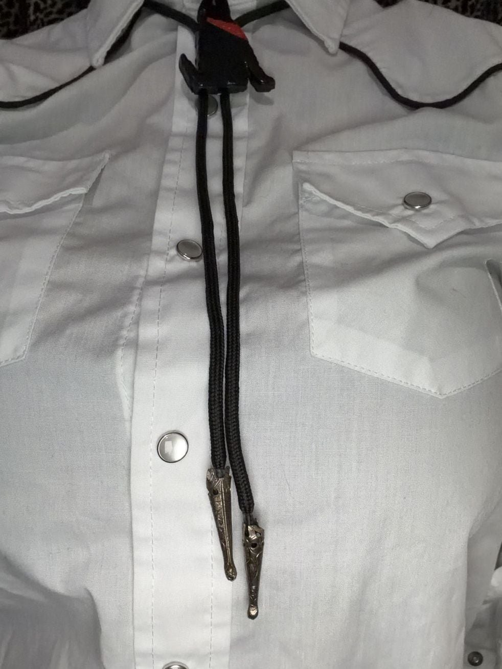 Vintage 80s/90s Howling Coyote Bolo Tie | Retro Southwestern Folk Art Neckwear -Western / Cowboy / Texas / Cowgirl / Rockabilly / Country 3
