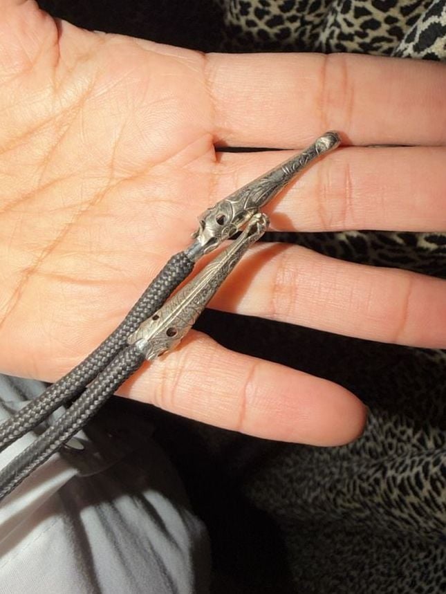 Vintage 80s/90s Howling Coyote Bolo Tie | Retro Southwestern Folk Art Neckwear -Western / Cowboy / Texas / Cowgirl / Rockabilly / Country 4