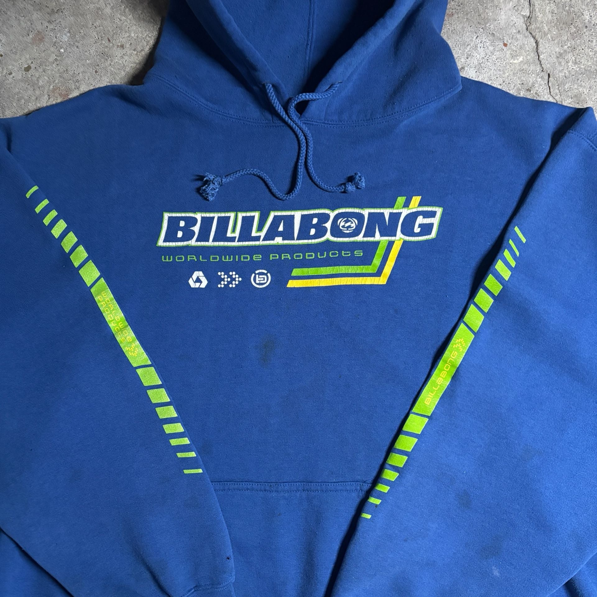 Rare vintage 2000s Y2K BillaBong Worldwide Surf Hoodie 2