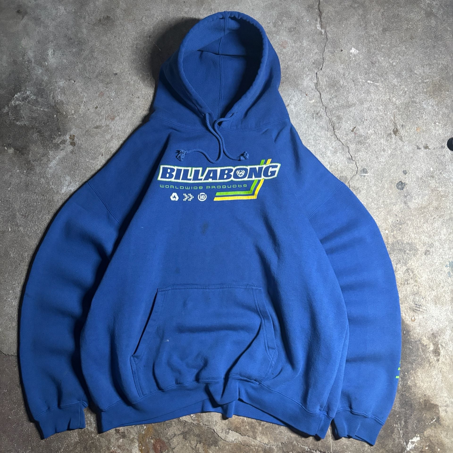 Rare vintage 2000s Y2K BillaBong Worldwide Surf Hoodie 3