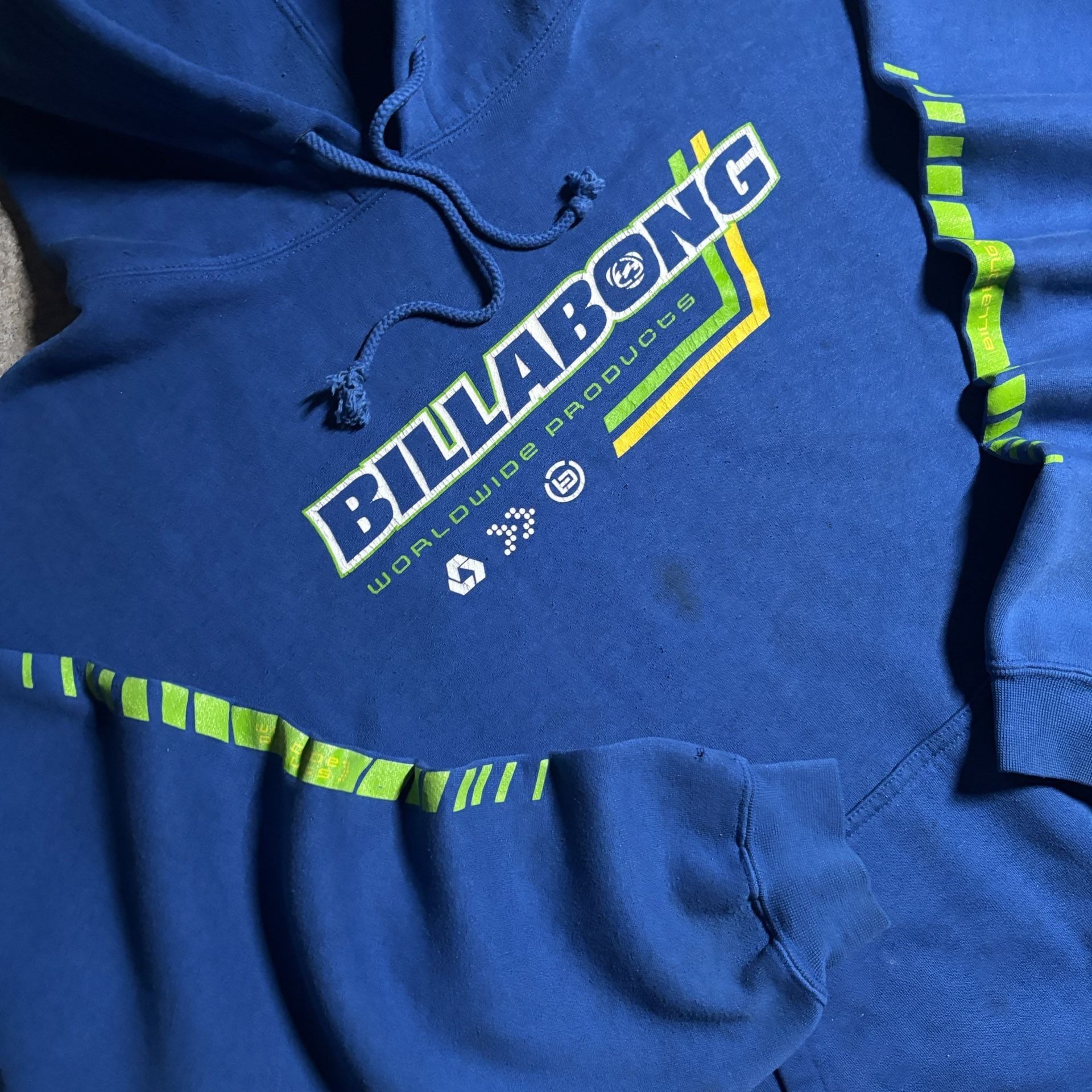 Rare vintage 2000s Y2K BillaBong Worldwide Surf Hoodie 4