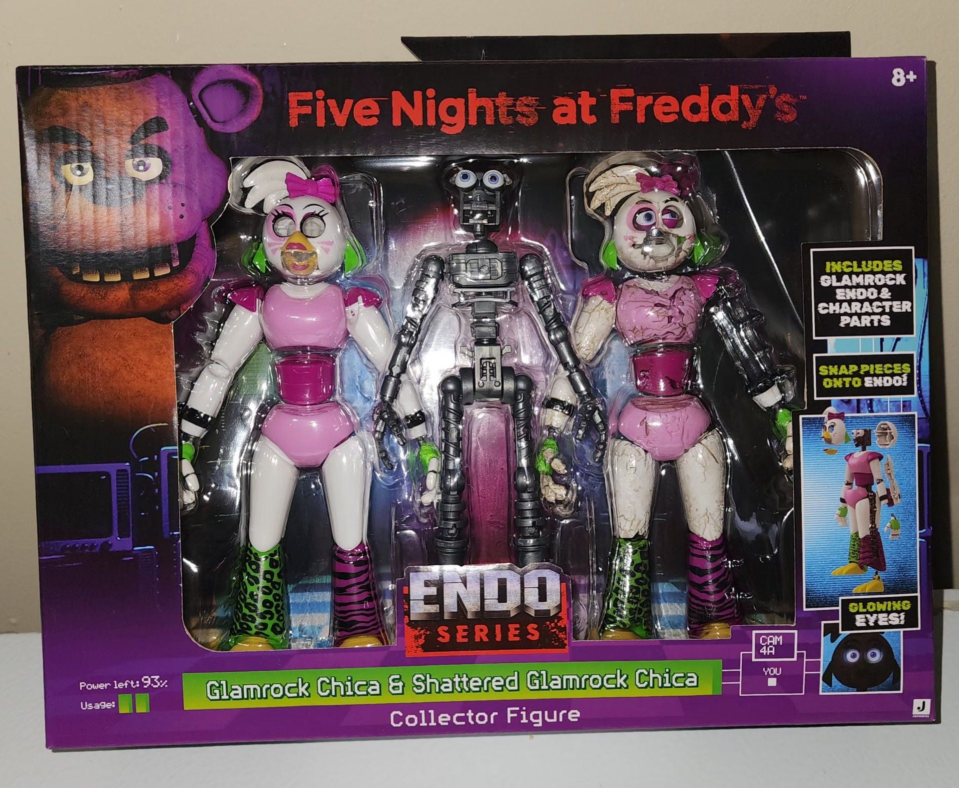 Jazwares Five Nights at Freddy's Glamrock Chica & Shattered Chica Figure 1