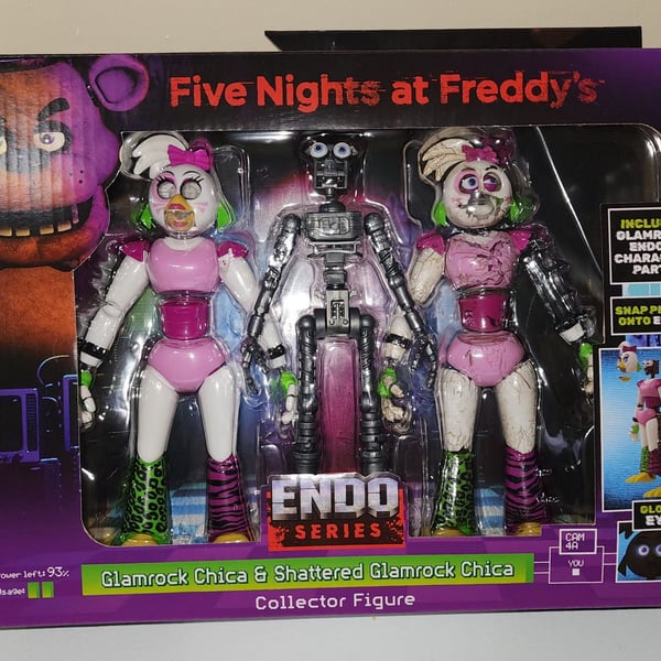 Jazwares Five Nights at Freddy's Glamrock Chica & Shattered Chica Figure
