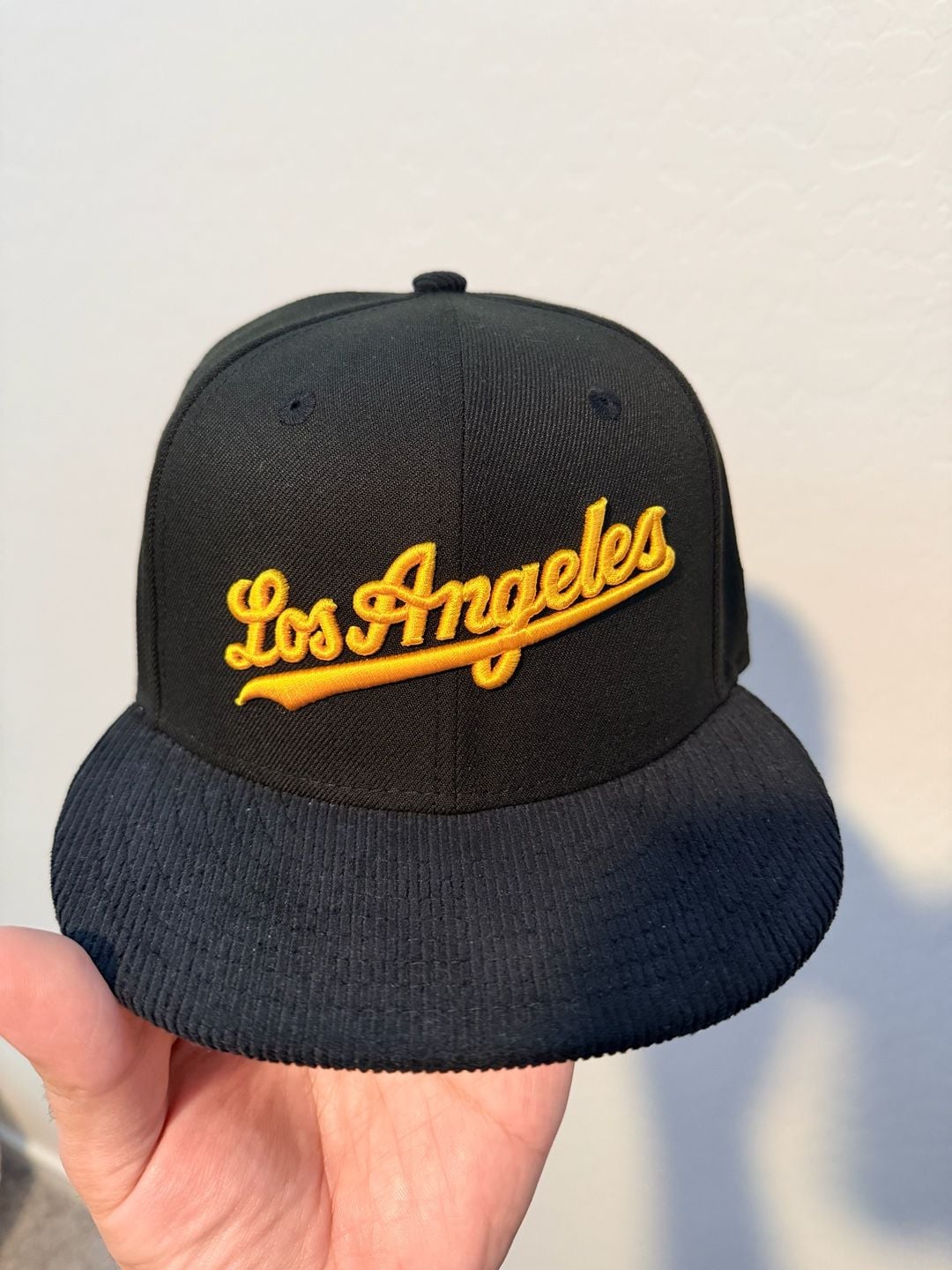 New Era Los Angeles Dodgers 59FIFTY Size 7 1/4 Black Corduroy Fitted Hat 2