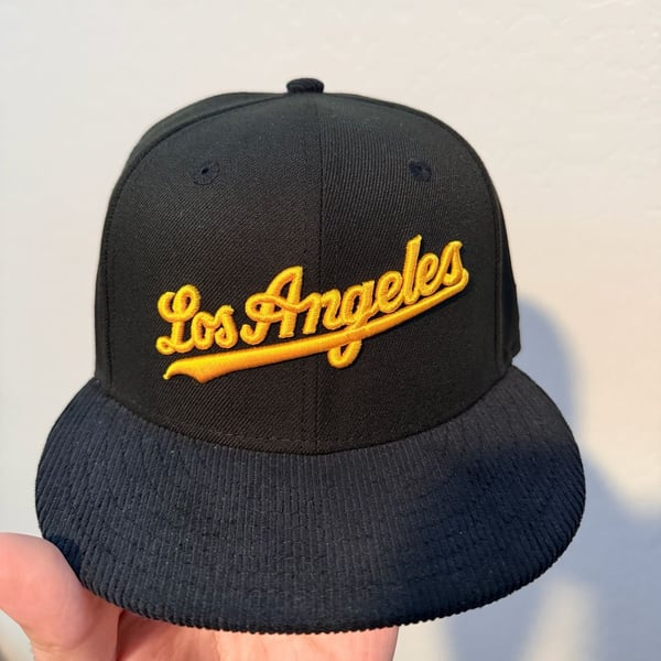 New Era Los Angeles Dodgers 59FIFTY Size 7 1/4 Black Corduroy Fitted Hat