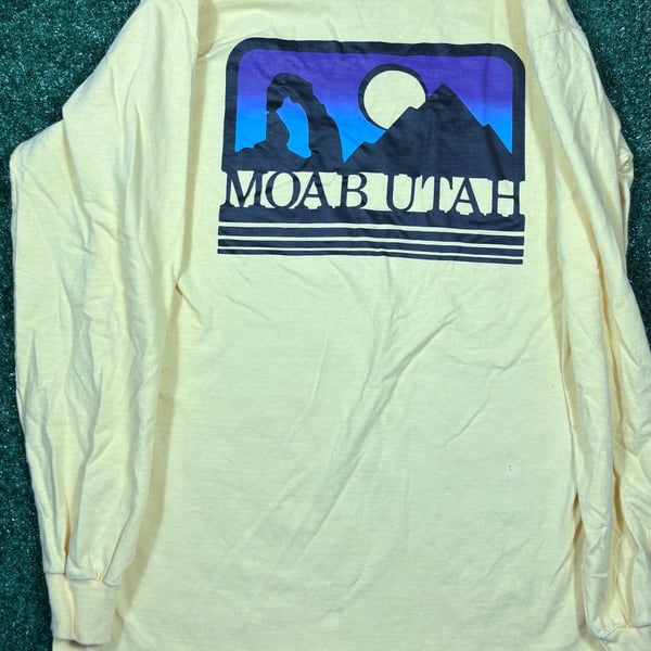 Hanes Moab Utah Graphic Long Sleeve T-Shirt Size M Yellow