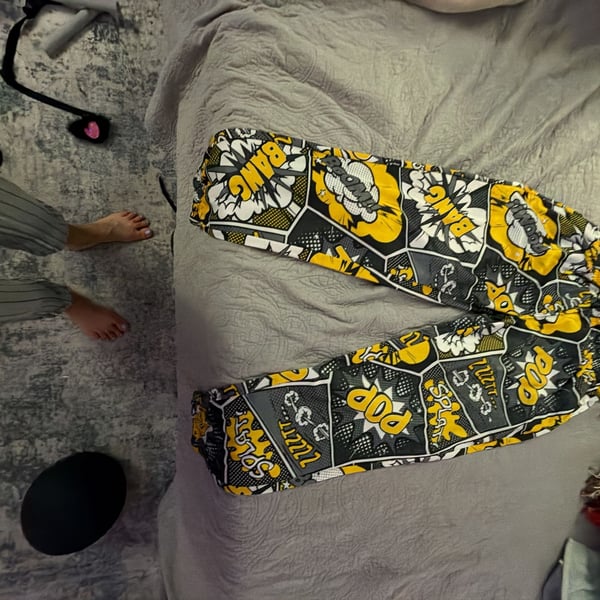 Drill Clothing Company Oh Snap! Comic Action Joggers Size L Yellow Black