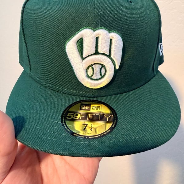 New Era Milwaukee Brewers 59FIFTY Fitted Hat Size 7 1/4 Green
