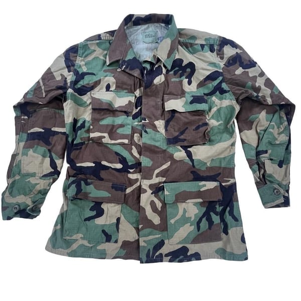 1995 US Military Woodland Camouflage BDU Combat Coat Size Medium Long