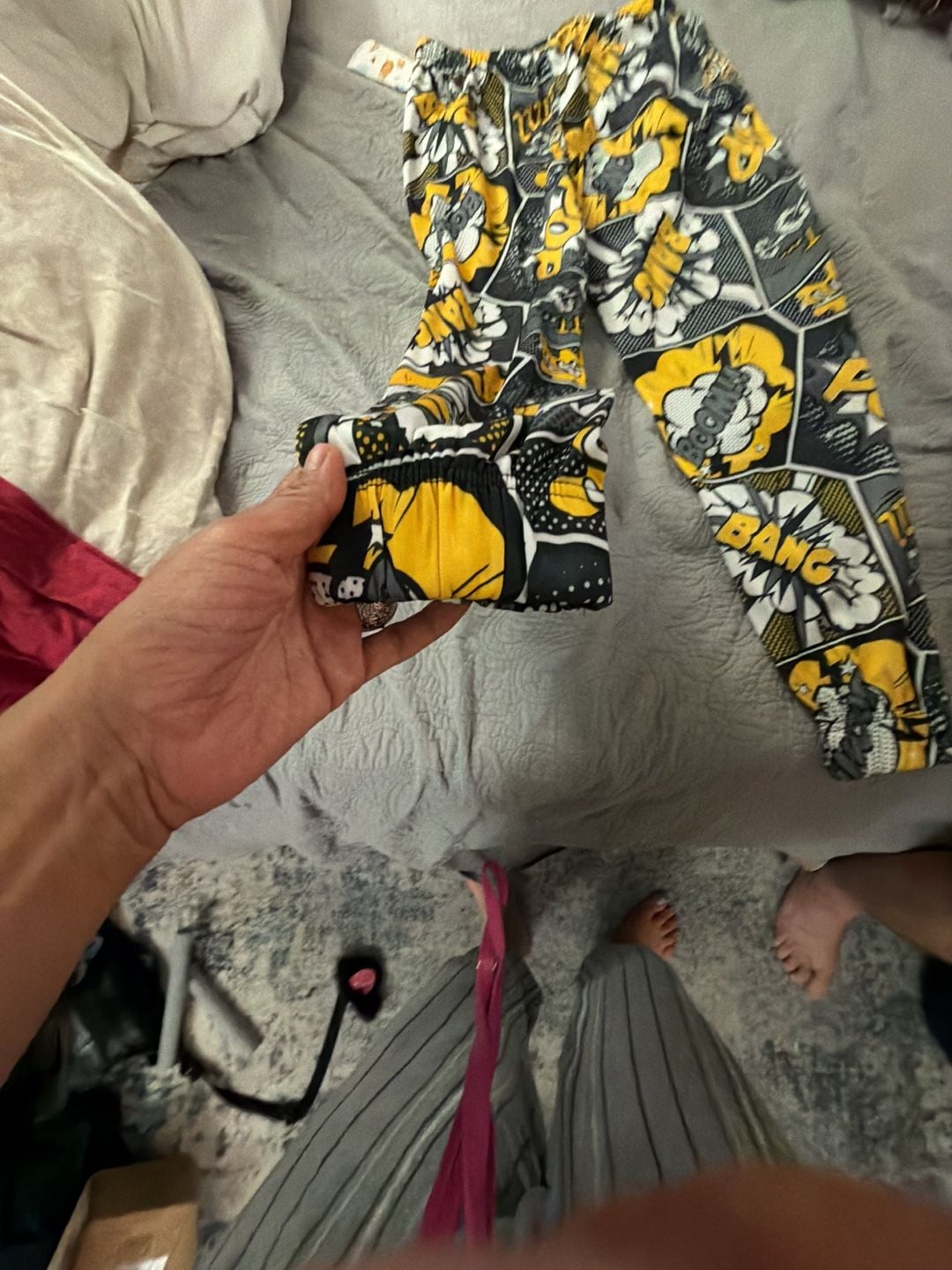 Drill Clothing Company Oh Snap! Comic Action Joggers Size L Yellow Black 9