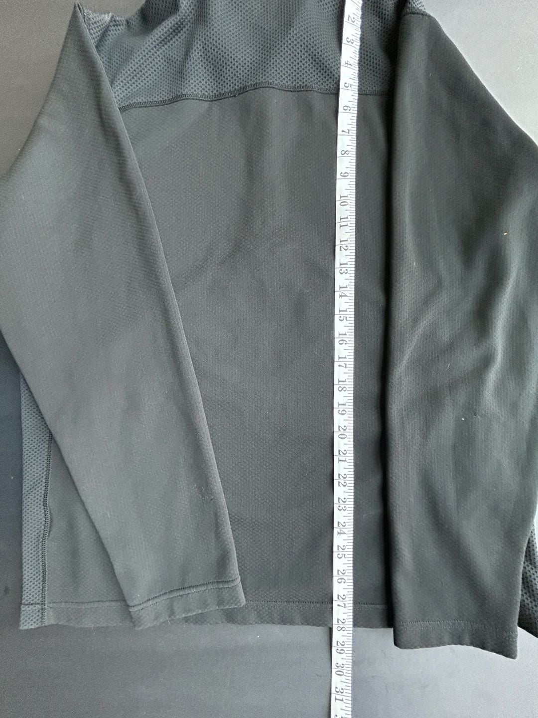 Nike Dri-Fit 1/2 Zip Pullover Size L Black Athletic 12